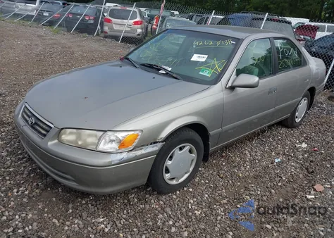 2000 Toyota Camry Ce из США, поврежденный, VIN 4T1BG22K9YU642800